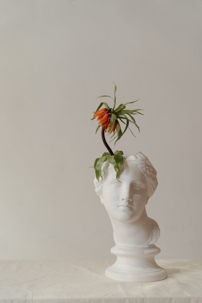 sculpture originale avec fleur naturelle